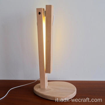 Lampada da tavolo in legno regolabile senza nordico